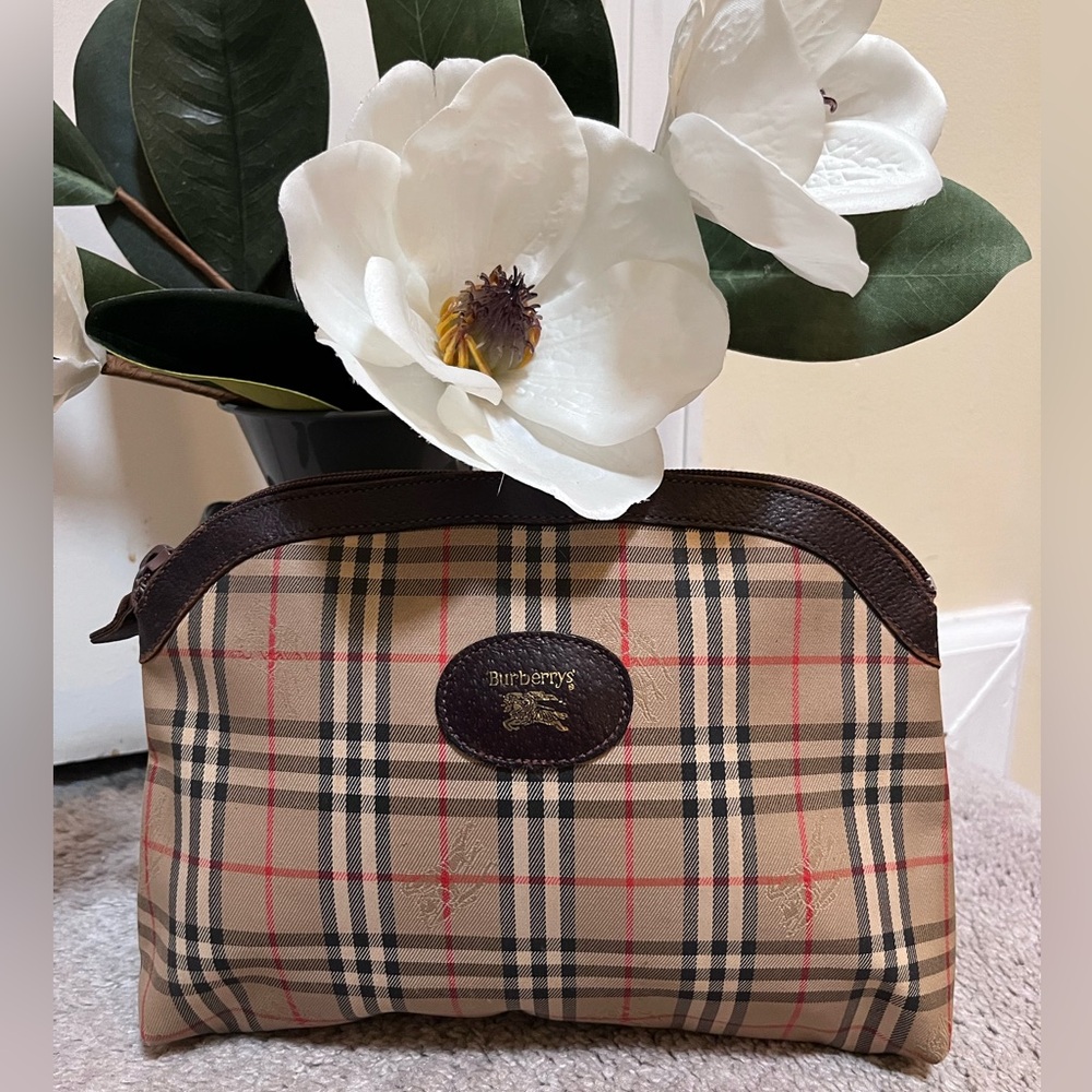 Burberrys’ Pouch in Haymarket